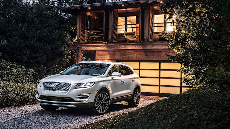 2019 Lincoln MKC crossover dials up the luxury perks